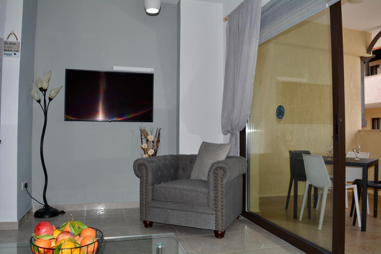 Queens Gardens - Kato Paphos - Next To Kings Ave Mall --- By Yiota 외부 사진